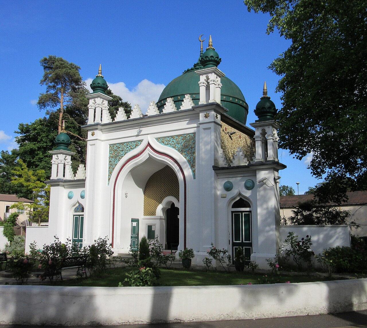 Shah Jahan Mosque in Woking